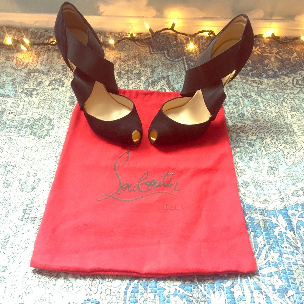 REAL Louboutin black pumps with gold heals